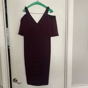 SL Fashions Burgundy Cold-Shoulder Midi Dress